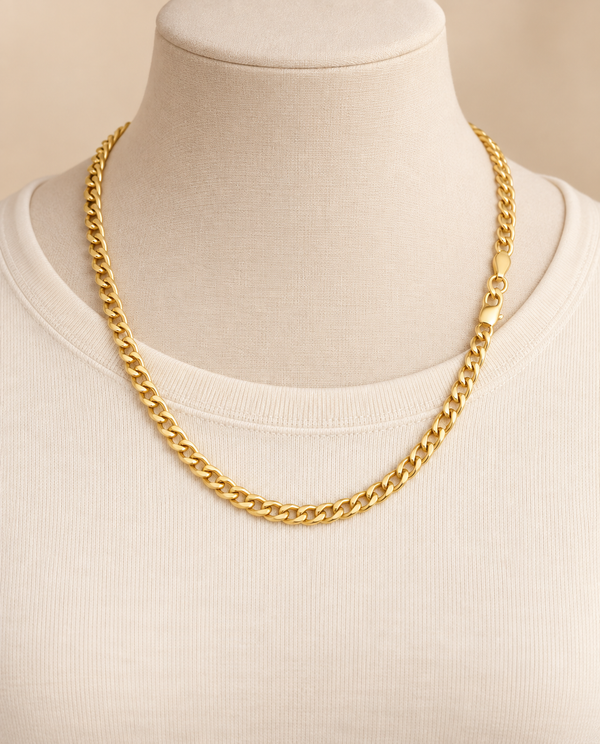 4.4mm Curb Chain Necklace in 14K Yellow Gold — on-body view