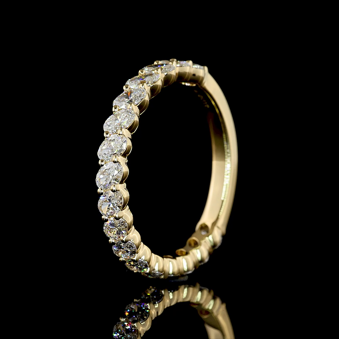 Laura Milman New York oval diamond three-quarter band in yellow gold, 14K reference, view 4
