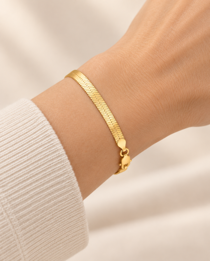 4.6mm Herringbone Chain Bracelet in 14K Yellow Gold