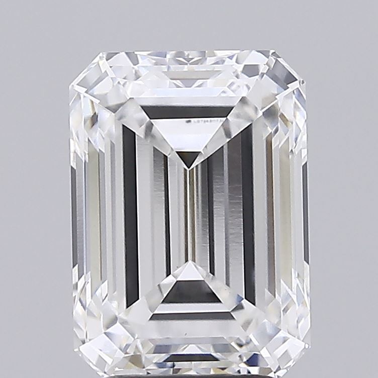2.6ct Emerald, E VS1 — IGI