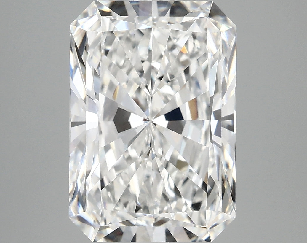 4.89ct Radiant, E VVS2 — IGI