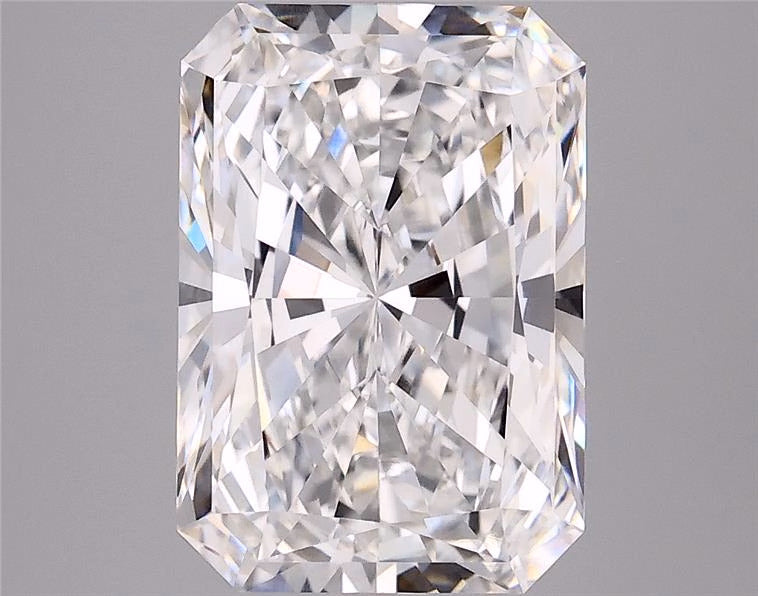 3.08ct Radiant, E VVS2 — IGI