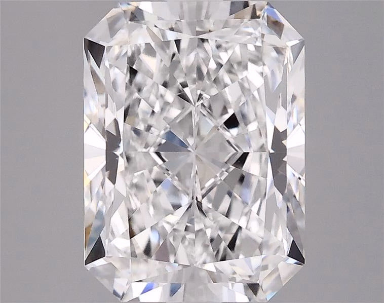 3.09ct Radiant, E VVS2 — IGI