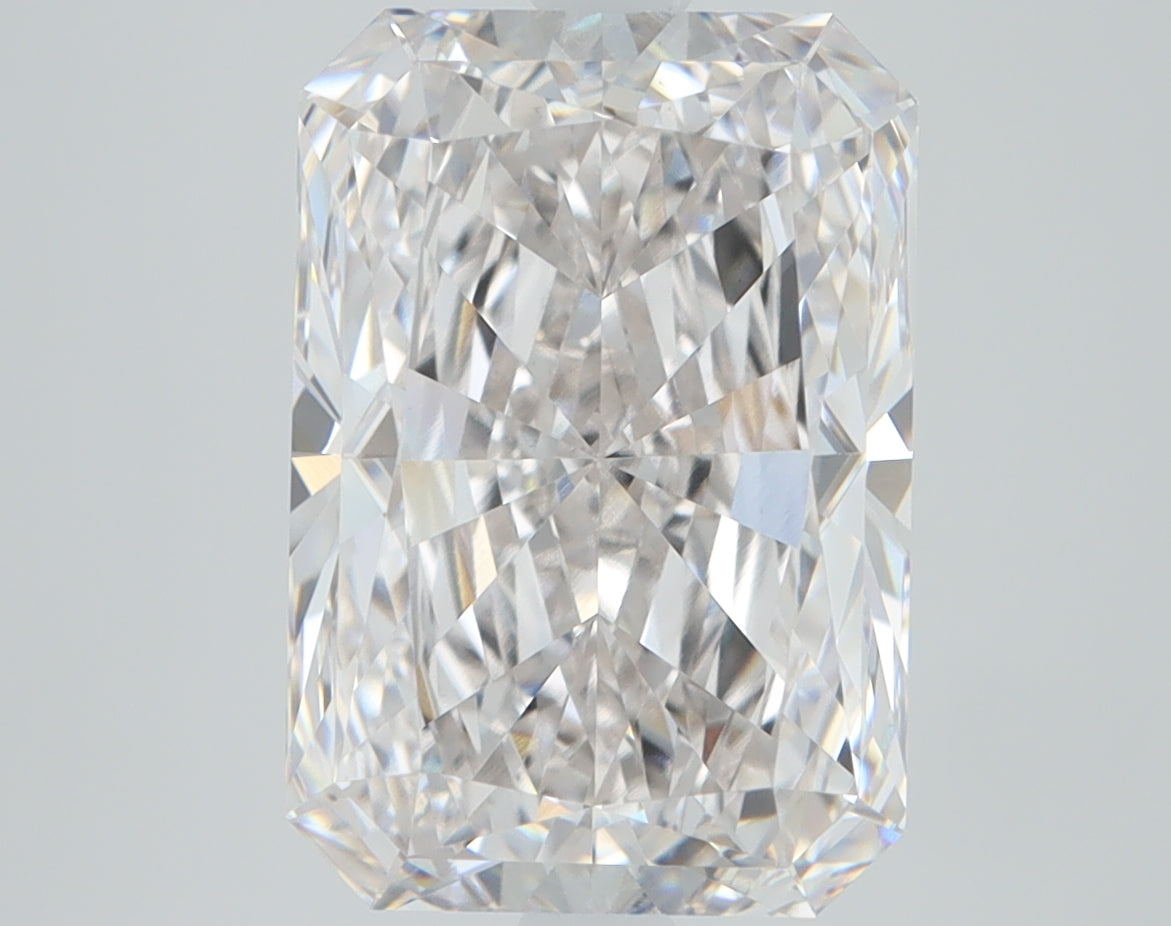 3.95ct Radiant, E VS2 — IGI