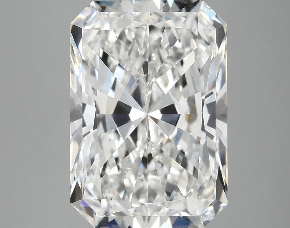 4.34ct Radiant, E VS2 — IGI
