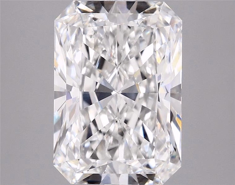3.09ct Radiant, E VVS2 — IGI
