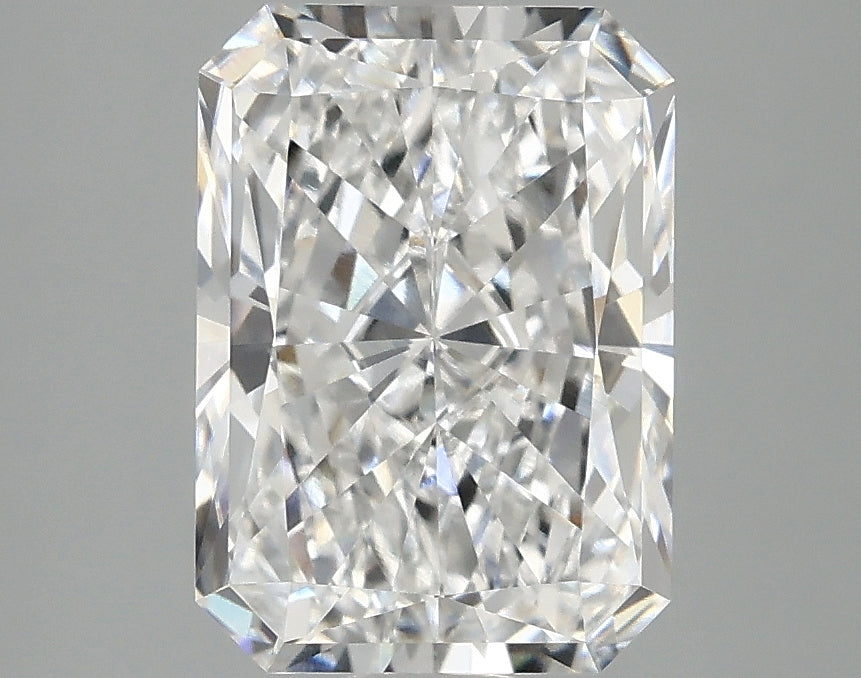 2.89ct Radiant, E VVS2 — IGI