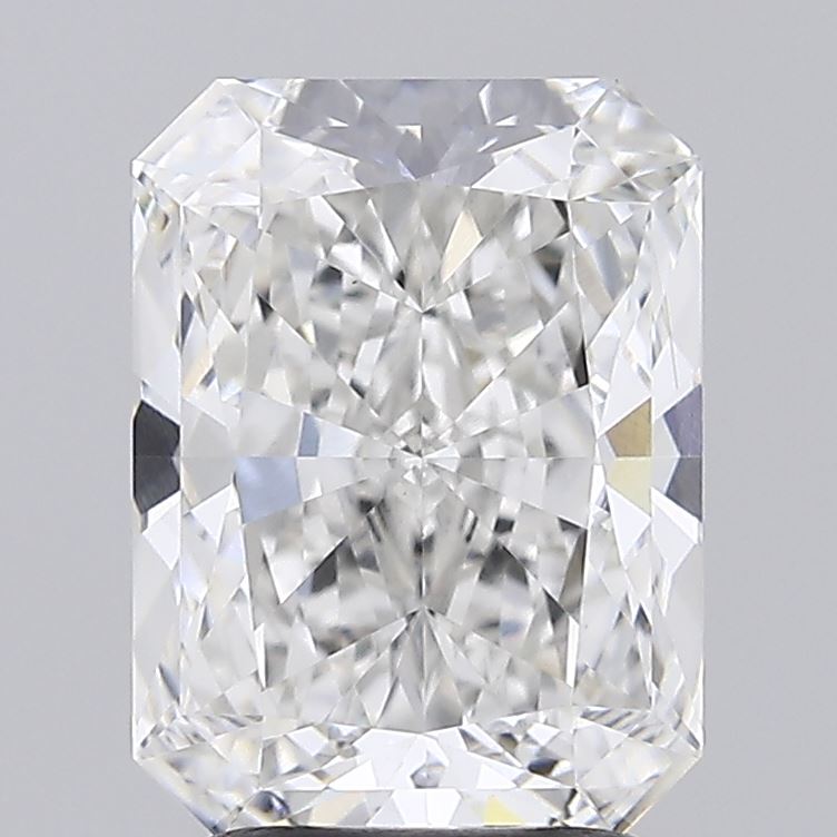 2.69ct Radiant, E VVS2 — IGI