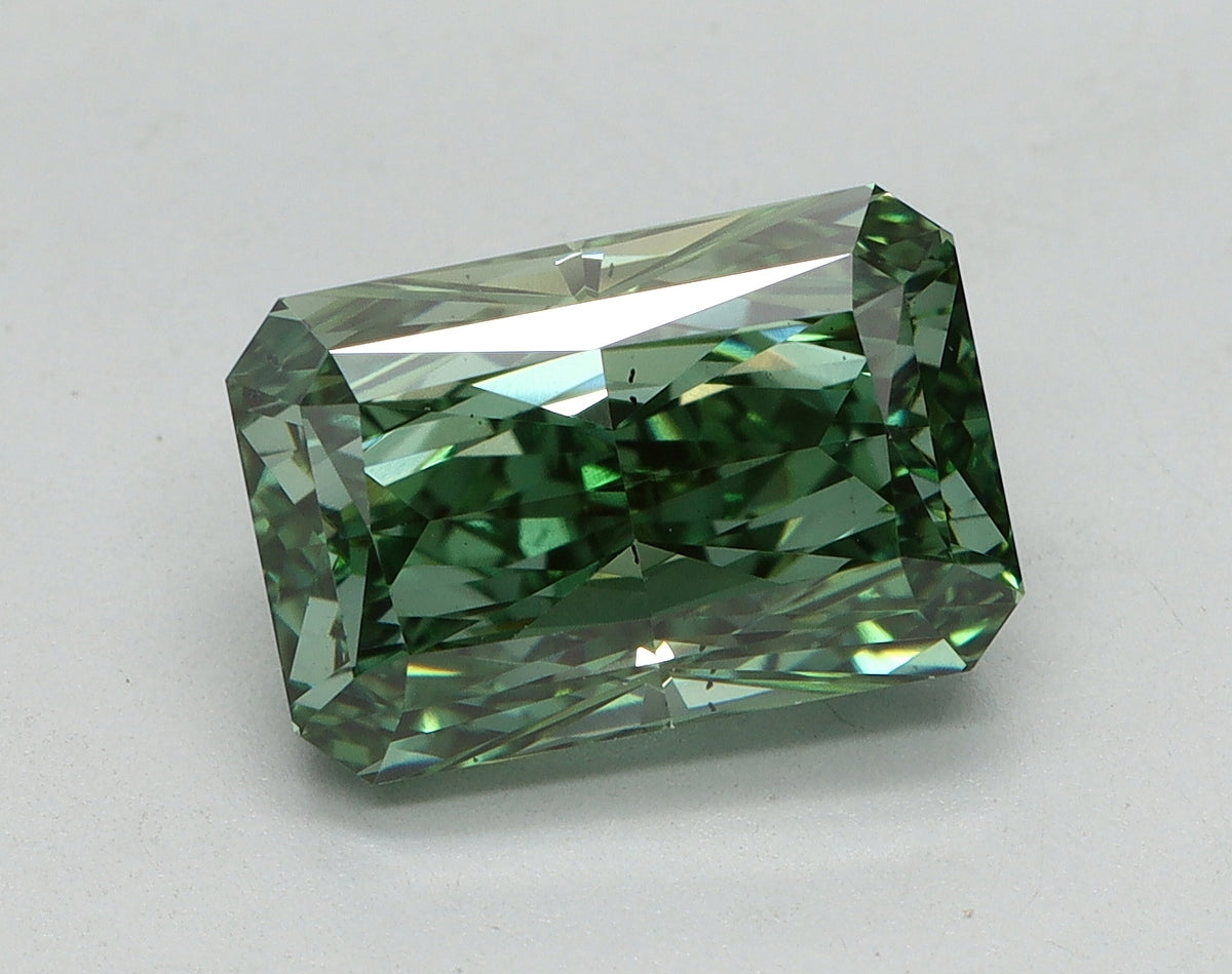 3.02ct Radiant Fancy Vivid Green Lab-Grown Diamond — VS2 | IGI