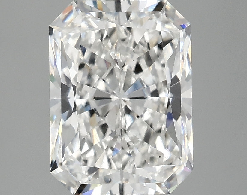 2.77ct Radiant, E VS1 — IGI