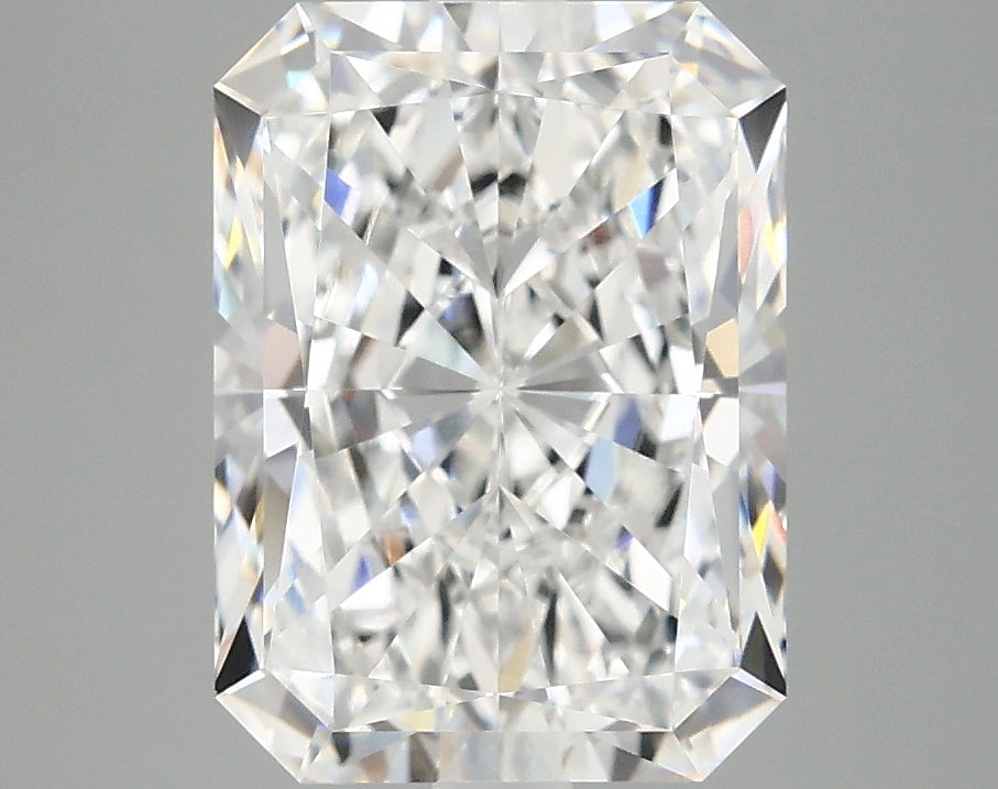 3.81ct Radiant, D VVS2 — IGI