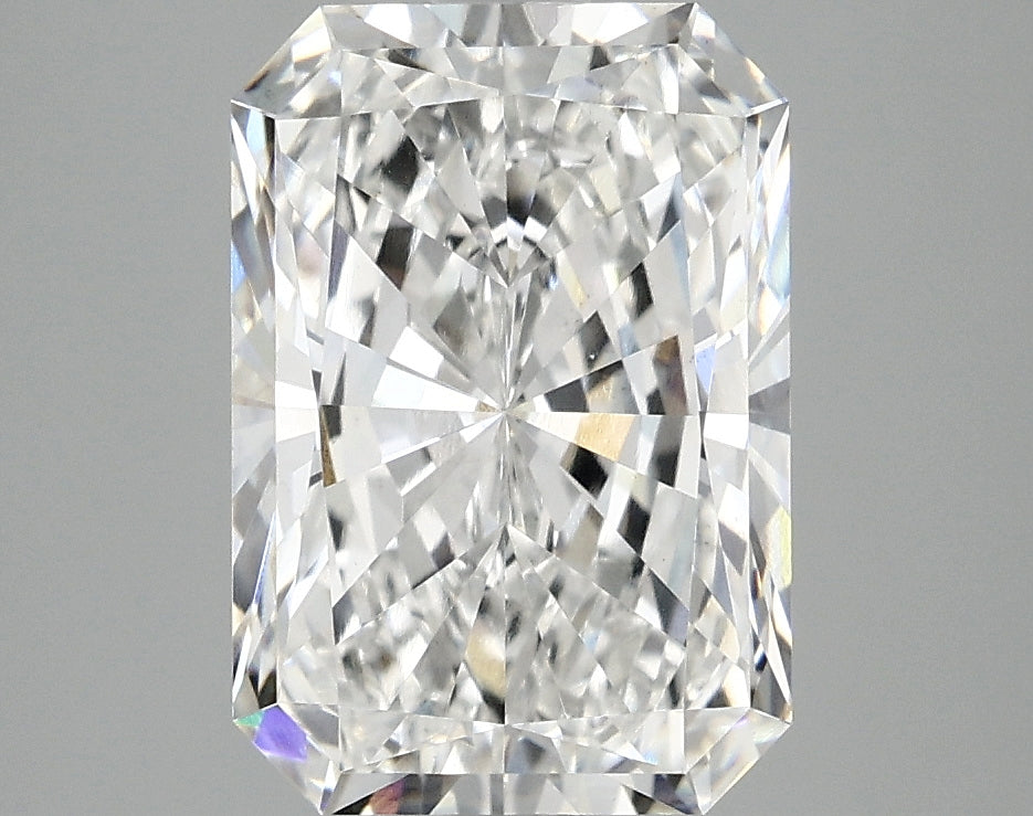 3.42ct Radiant, E VS1 — IGI