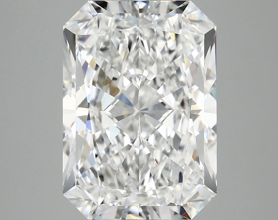 4.09ct Radiant, E VVS2 — IGI