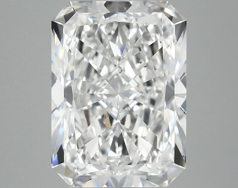 3.97ct Radiant, E VS2 — IGI