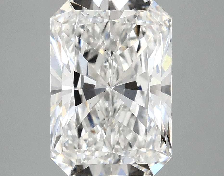 3.59ct Radiant, E VS2 — IGI