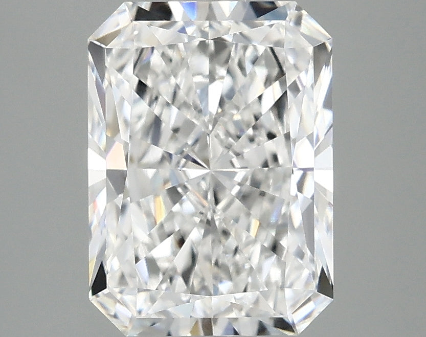 2.79ct Radiant, E VS1 — IGI