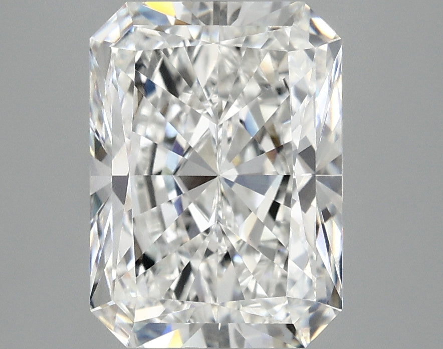 3.47ct Radiant, E VVS2 — IGI