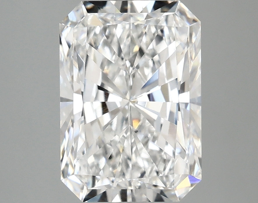 3.04ct Radiant, D VVS2 — IGI