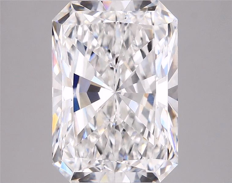 3.07ct Radiant, E VVS2 — IGI