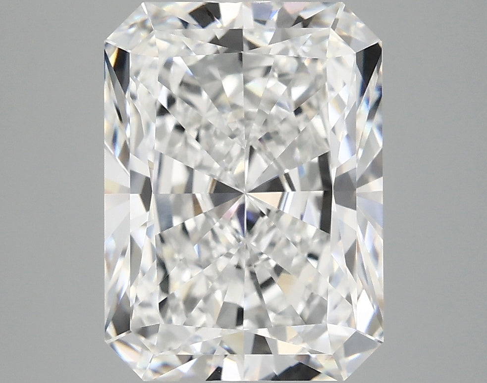 4.51ct Radiant, E VVS2 — IGI